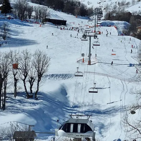 étoilé: Ski-in Comfort With Free Wi-fi Apartment