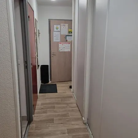 étoilé: Ski-in Comfort With Free Wi-fi Apartment